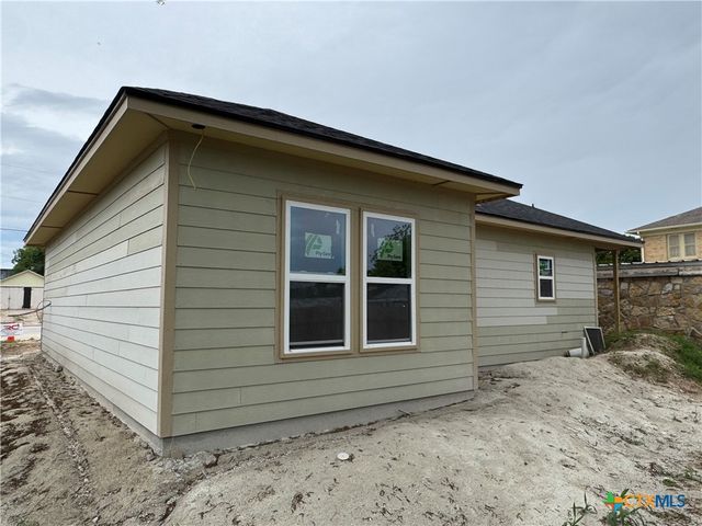 606 Bridge Street, Gatesville, TX 76528