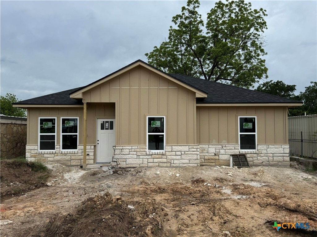 606 Bridge Street, Gatesville, TX 76528