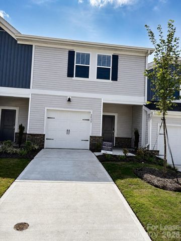 9025 Foggy Brook Loop, Charlotte, NC 28216