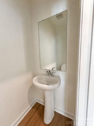 9025 Foggy Brook Loop, Charlotte, NC 28216