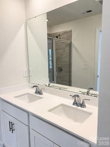 9025 Foggy Brook Loop, Charlotte, NC 28216