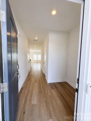 9025 Foggy Brook Loop, Charlotte, NC 28216