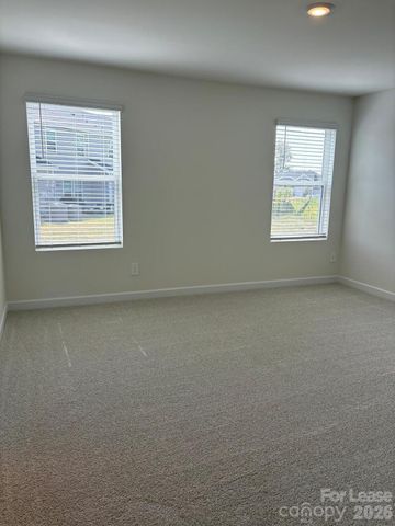 9025 Foggy Brook Loop, Charlotte, NC 28216
