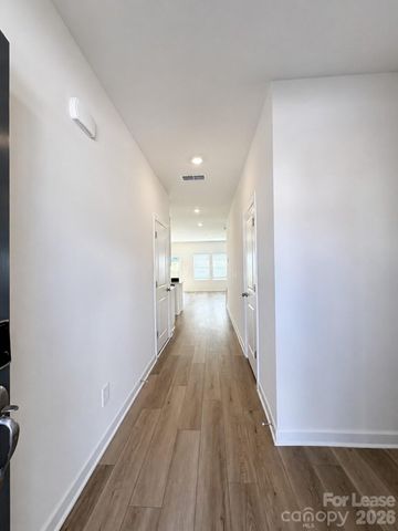 9025 Foggy Brook Loop, Charlotte, NC 28216