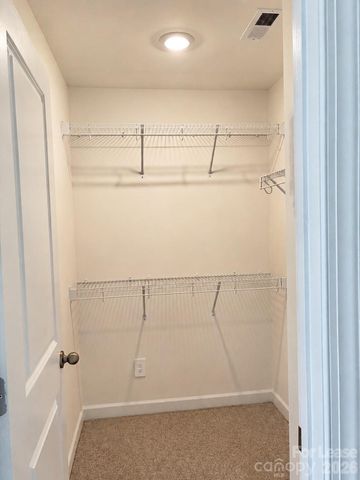 9025 Foggy Brook Loop, Charlotte, NC 28216
