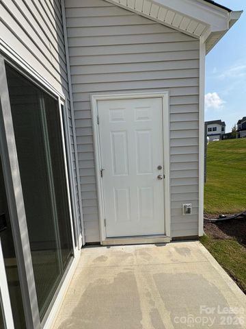 9025 Foggy Brook Loop, Charlotte, NC 28216