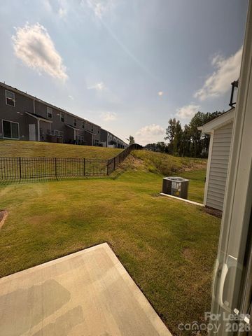 9025 Foggy Brook Loop, Charlotte, NC 28216