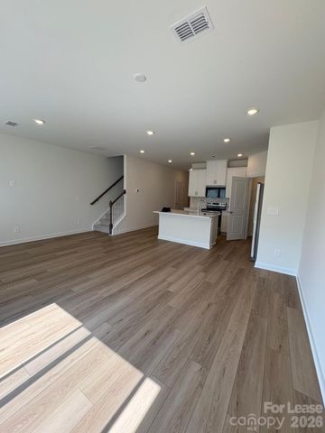 9025 Foggy Brook Loop, Charlotte, NC 28216