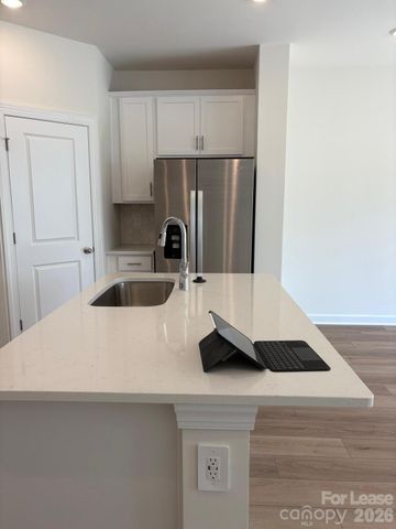 9025 Foggy Brook Loop, Charlotte, NC 28216