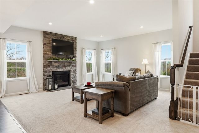 514 Prada Pl, Jackson Twp, PA 16063