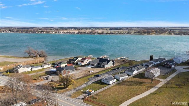 9287 N River Road 2, Clay Township, MI 48001