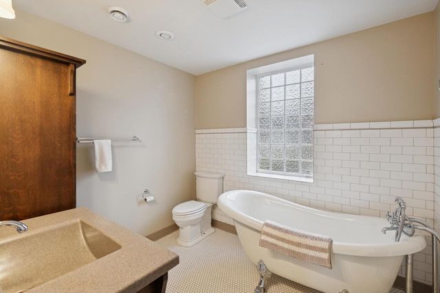 231 N 1st St, Bayfield, WI 54814