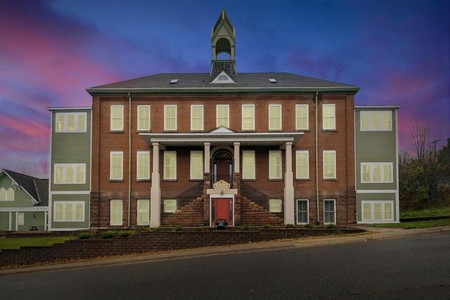 231 N 1st St, Bayfield, WI 54814