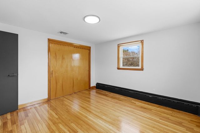 415 Chase Rd, Dartmouth, MA 02747