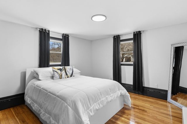 415 Chase Rd, Dartmouth, MA 02747