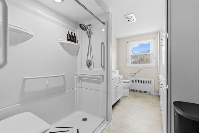 415 Chase Rd, Dartmouth, MA 02747