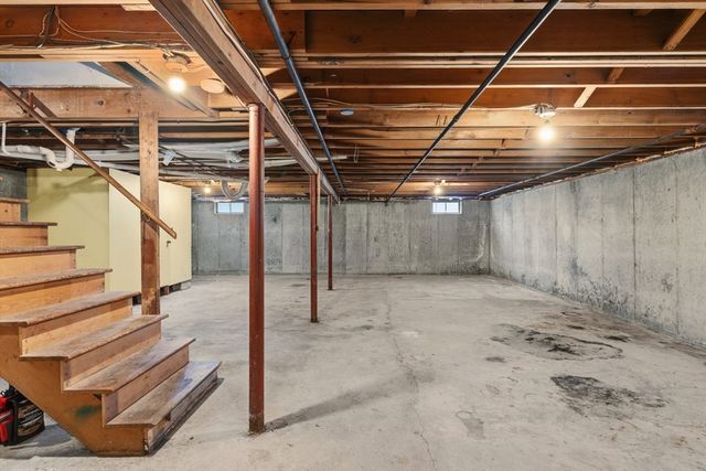 415 Chase Rd, Dartmouth, MA 02747