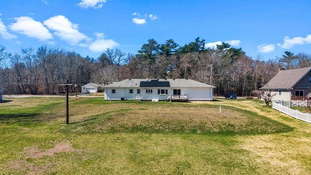 415 Chase Rd, Dartmouth, MA 02747