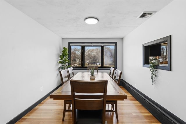 415 Chase Rd, Dartmouth, MA 02747