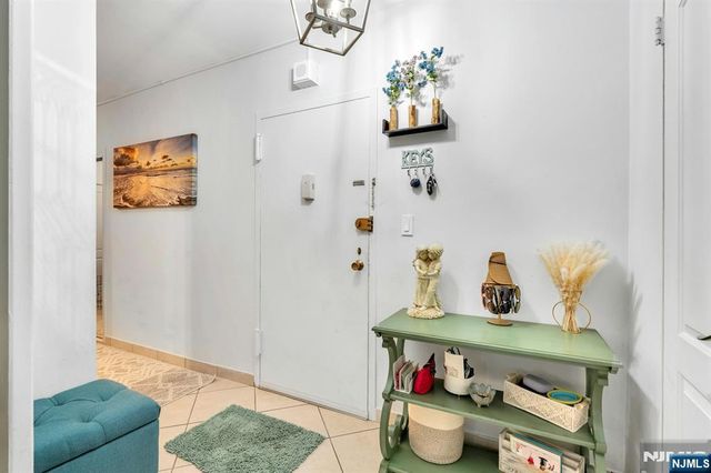 1375 River LG, Edgewater, NJ 07020