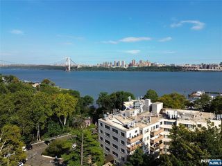 1375 River LG, Edgewater, NJ 07020