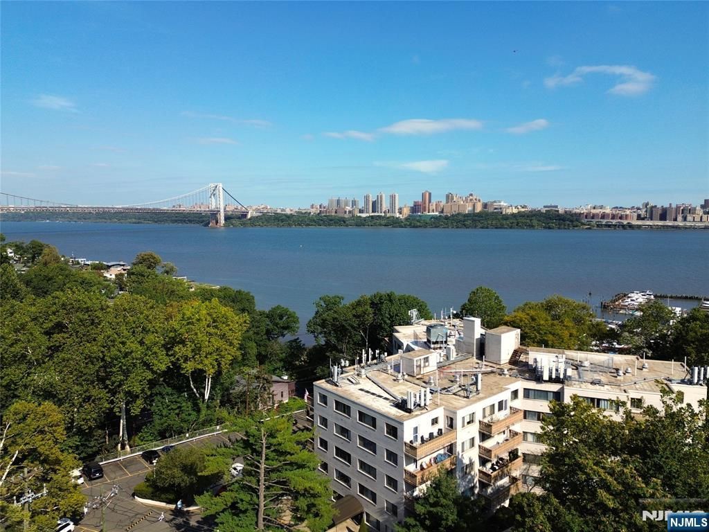 1375 River LG, Edgewater, NJ 07020