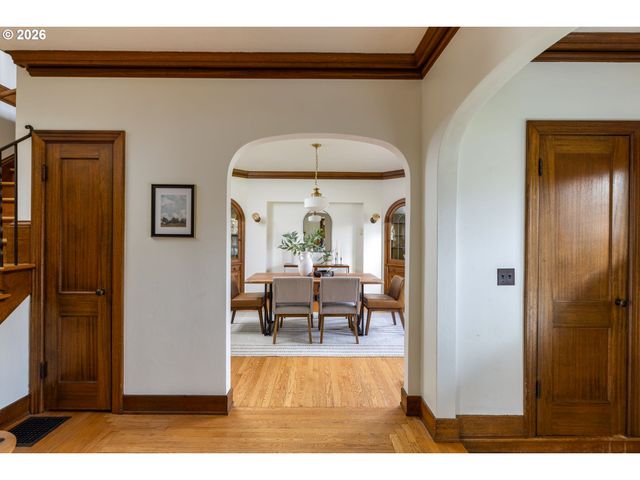 3365 Ne ALAMEDA St, Portland, OR 97212