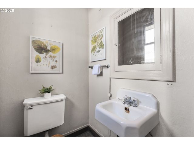 3365 Ne ALAMEDA St, Portland, OR 97212