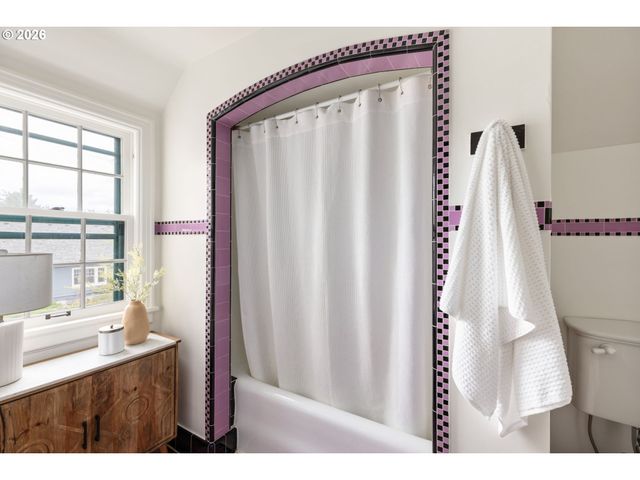 3365 Ne ALAMEDA St, Portland, OR 97212