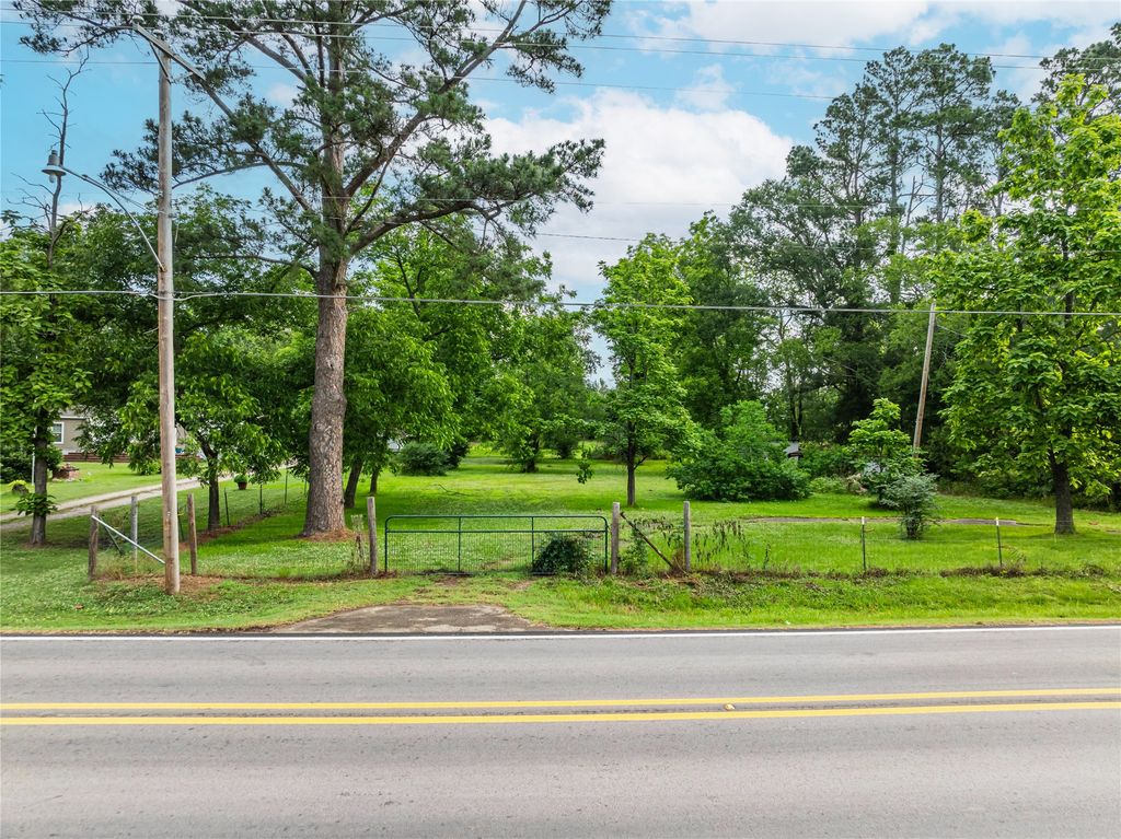 509 Clarksville Street, Bogata, TX 75417