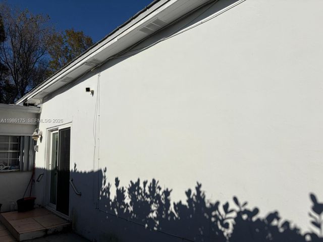 1758 SW 18th St, Miami, FL 33145