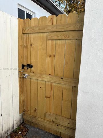 1758 SW 18th St, Miami, FL 33145