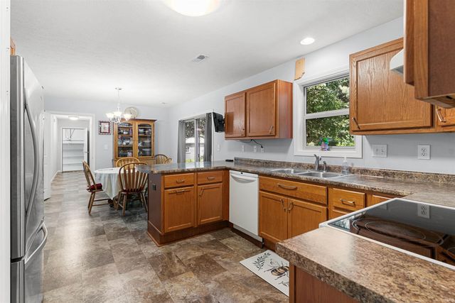 2067 N 400 East Road, Lafayette, IN 47905