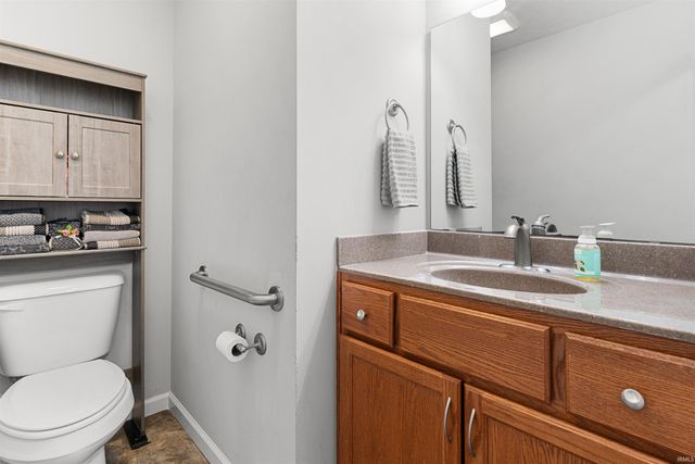 2067 N 400 East Road, Lafayette, IN 47905