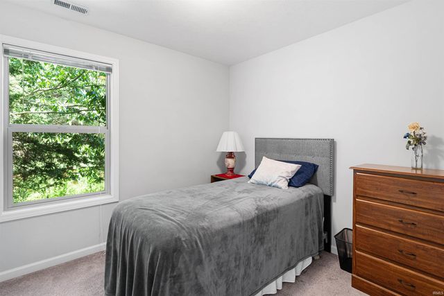 2067 N 400 East Road, Lafayette, IN 47905