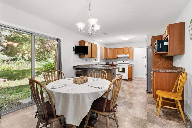 2067 N 400 East Road, Lafayette, IN 47905