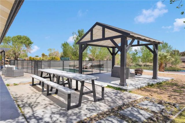 37077 Coyote Lake, Newberry Springs, CA 92365