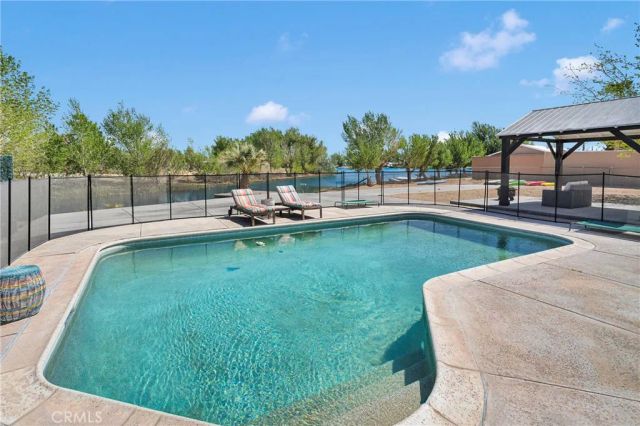 37077 Coyote Lake, Newberry Springs, CA 92365