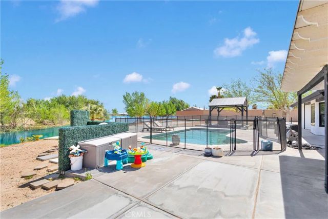 37077 Coyote Lake, Newberry Springs, CA 92365