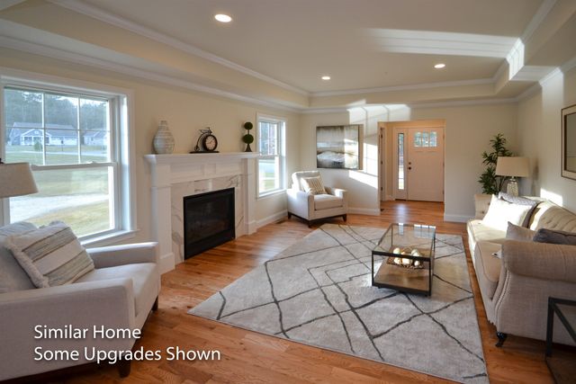 22 Edgewater Way, Brentwood, NH 03833