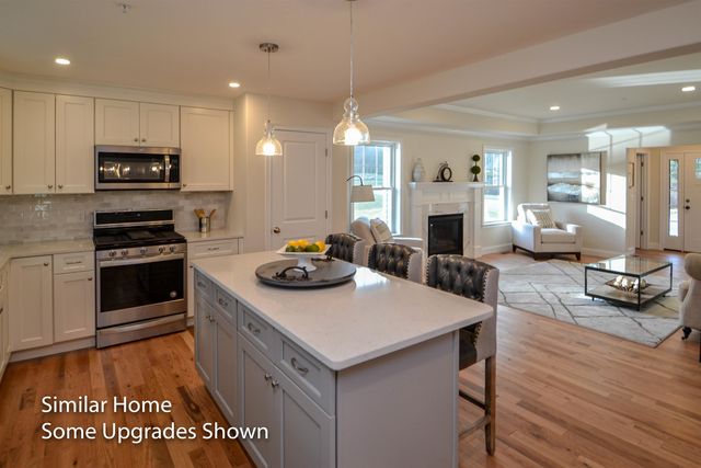22 Edgewater Way, Brentwood, NH 03833