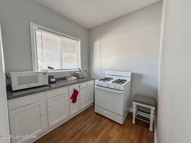 4141 W Market St, Louisville, KY 40212