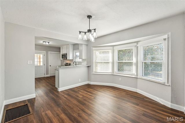 7250 Arsenal Street, Maplewood, MO 63143