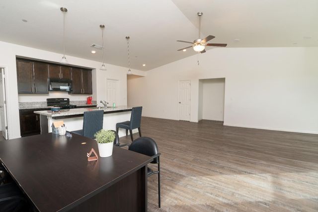 1132 E Orange Street, Avenal, CA 93204