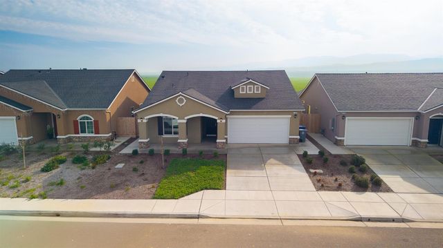 1132 E Orange Street, Avenal, CA 93204