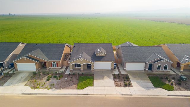 1132 E Orange Street, Avenal, CA 93204