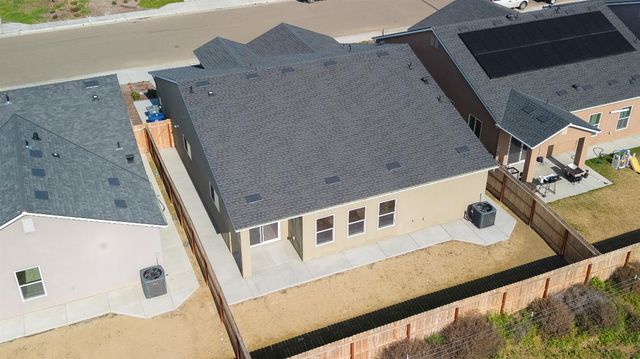 1132 E Orange Street, Avenal, CA 93204