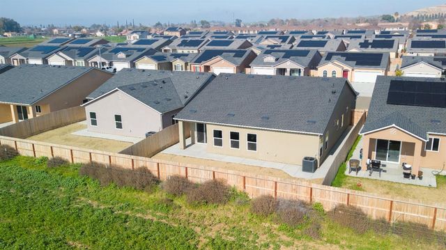 1132 E Orange Street, Avenal, CA 93204