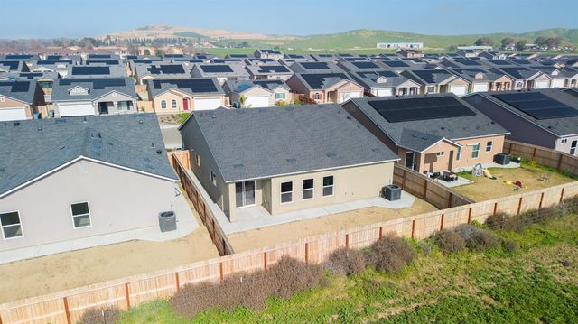 1132 E Orange Street, Avenal, CA 93204