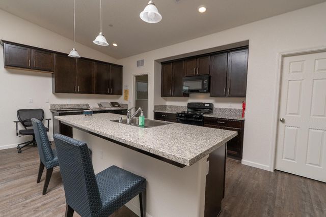 1132 E Orange Street, Avenal, CA 93204